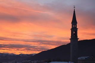 Il tramonto dietro al campanile