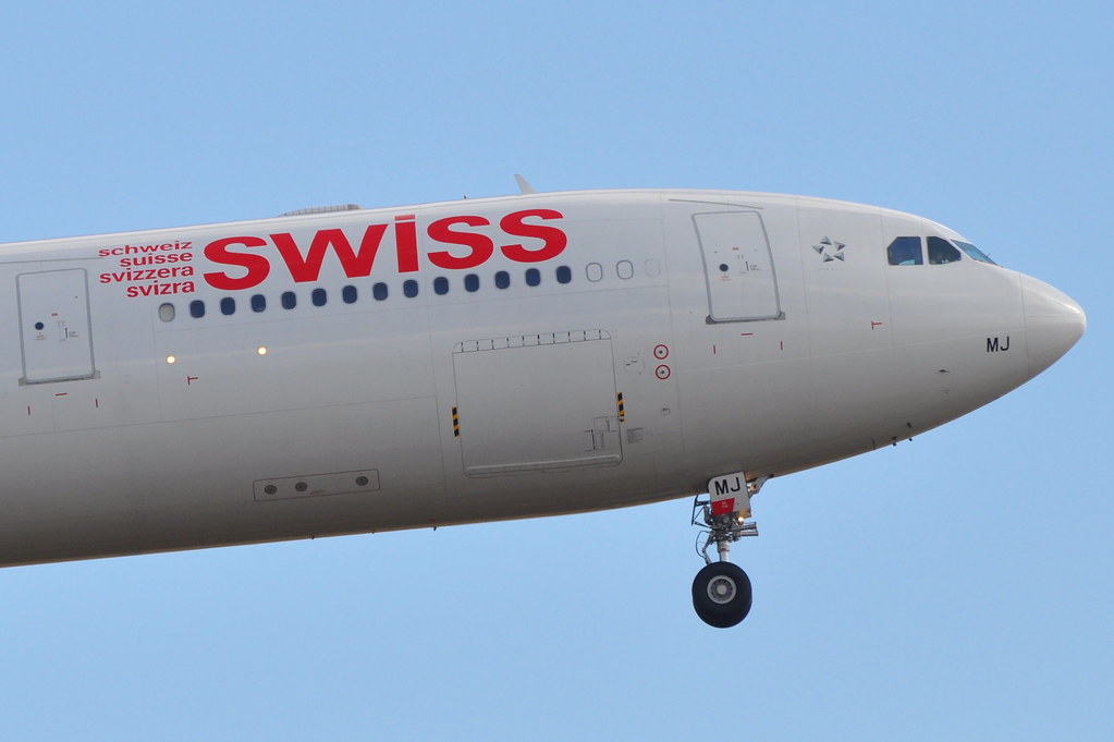 Swiss International Air Lines - Airbus A340-300 - HB-JMJ -… | Flickr
