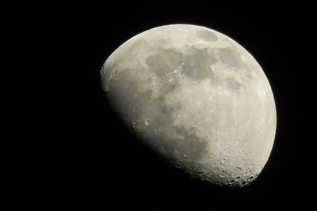 Moon 26 Jul 2015 Waxing Gibbous 73% illuminated (Handheld)