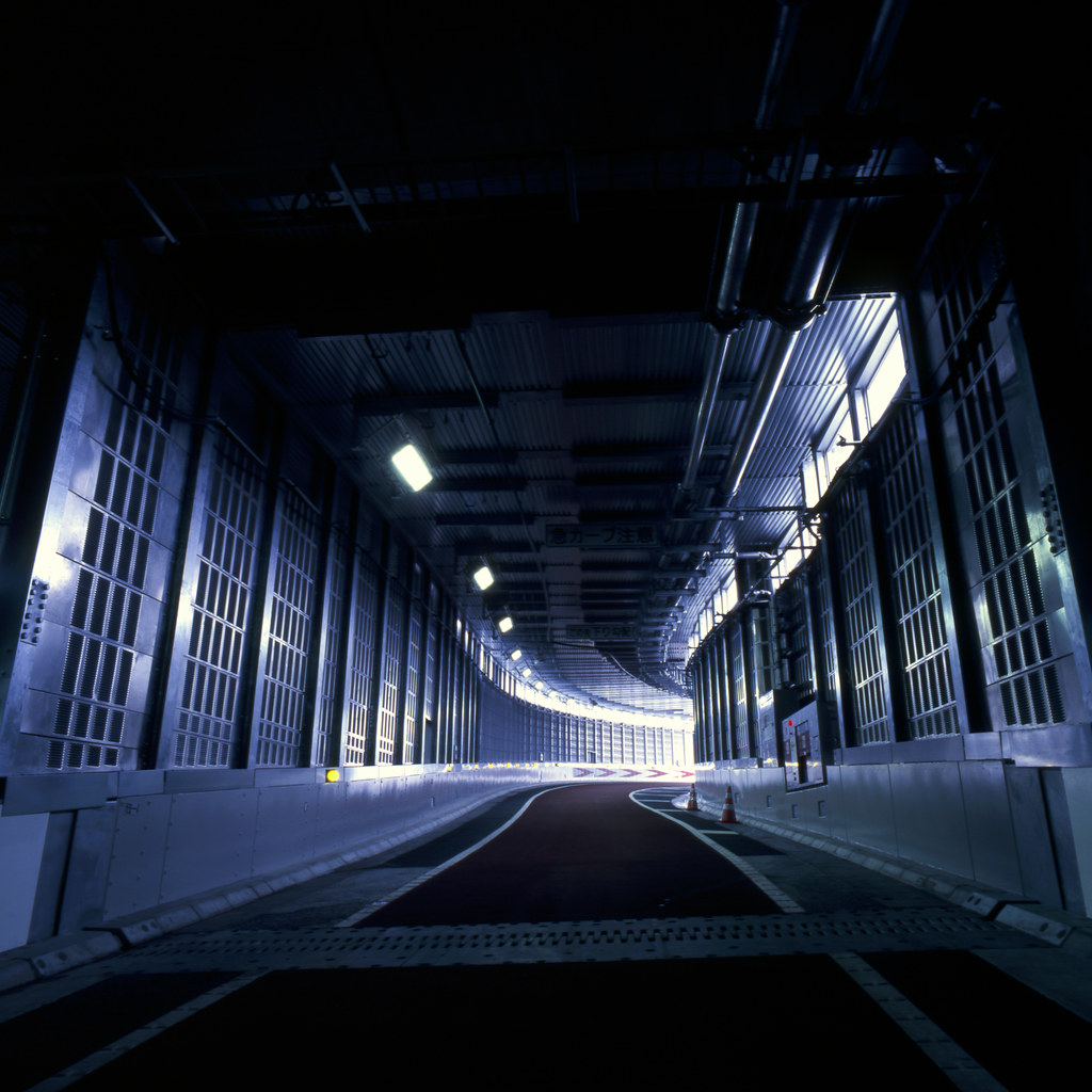Yamate-tunnel walk, Ohashi JCT 3 by haribote