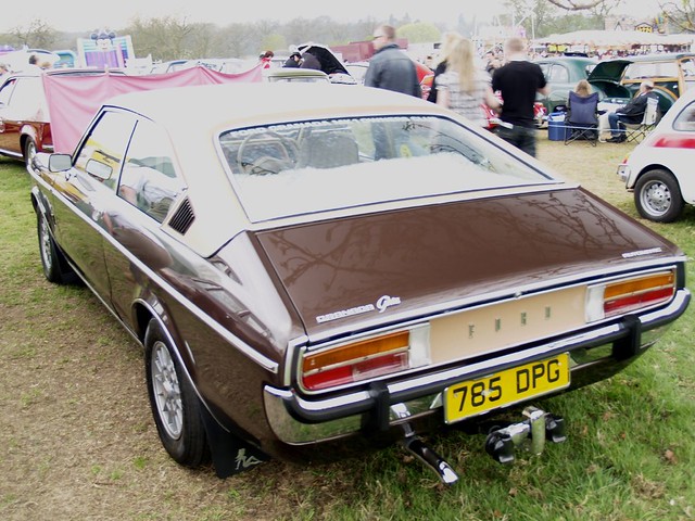 Ford Granada Ghia Saloon Cars - 1976