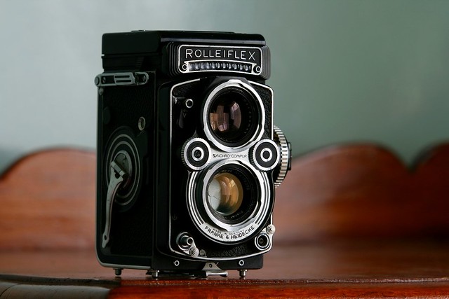 Rolleiflex F 3.5 with Zeiss Planar 75mm f/3.5