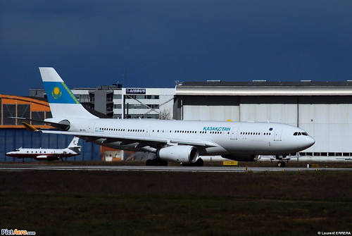 Airbus A330-200 Midroc (Kazakhstan Government) 3B-TSL - MSN 863 - Now registered UP-A3001 | by Luccio.errera