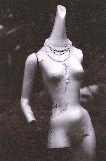 Mannequin with pearls