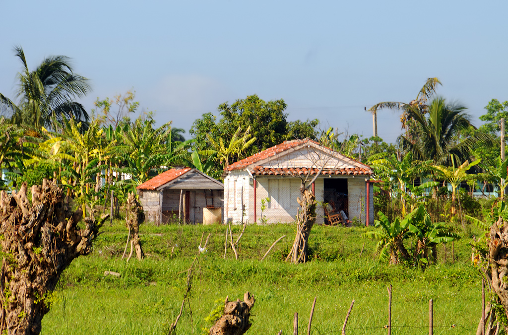 pl04juin0951 | Une vue d'une petite maison cubaine qui est s… | Flickr