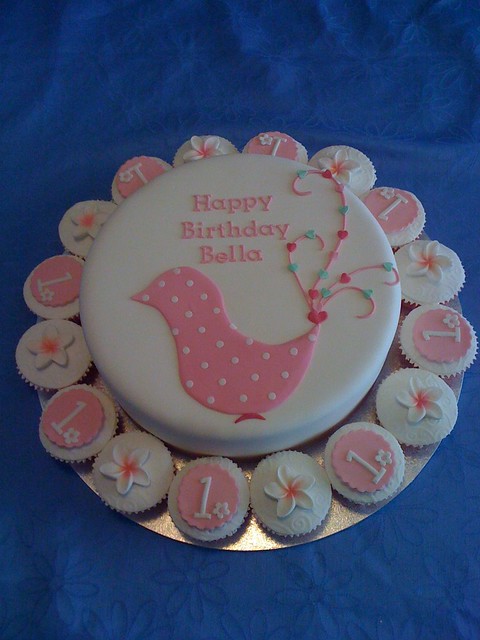 Bellas first birthday cake