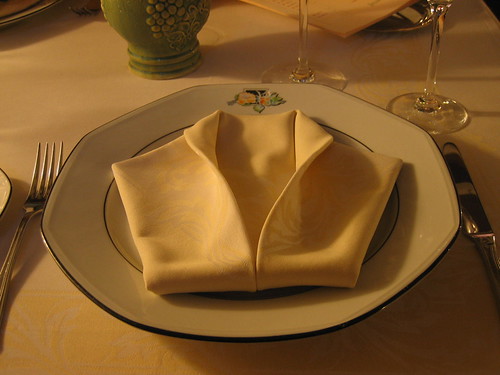 Fancy table setting | by beccabrian
