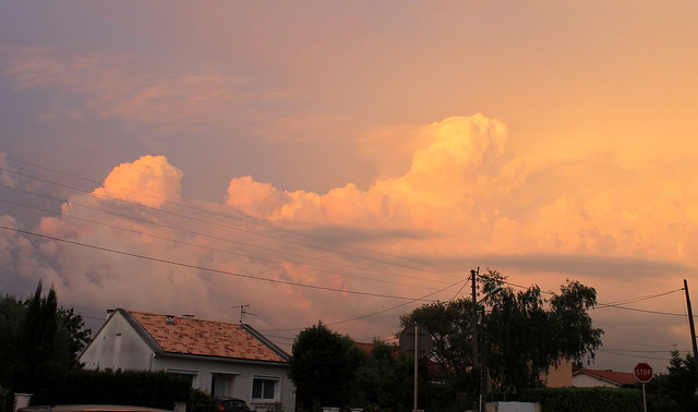 nuage d'orage a blagnac le     dimanche 7 JUIN 2015
