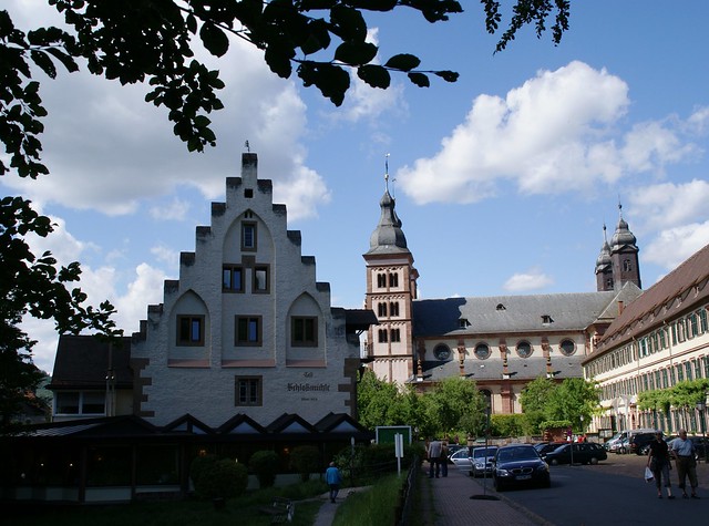Amorbach, Café Schlossmühle, Abteikirche und Schloss der Fürsten von Leiningen (Café Schlossmühle, Abbey Church and Palace of the Leiningen Princes)
