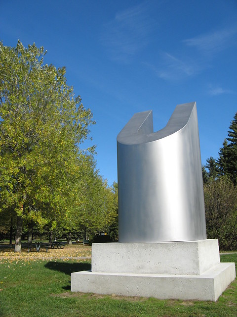 Sculpture en «U» 40 ans UQTR