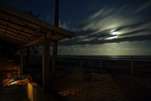 Sob um banho de lua, numa noite de esplendor