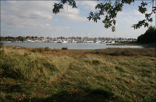 The River Hamble, Hamble-le-Rice The River Hamble flows from Bishops Waltham to the Solent between Hamble-le-Rice and Warsash