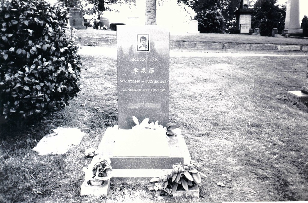 Vintage Bruce Lee Grave Photo | Taken in the late 1980's. | Flickr