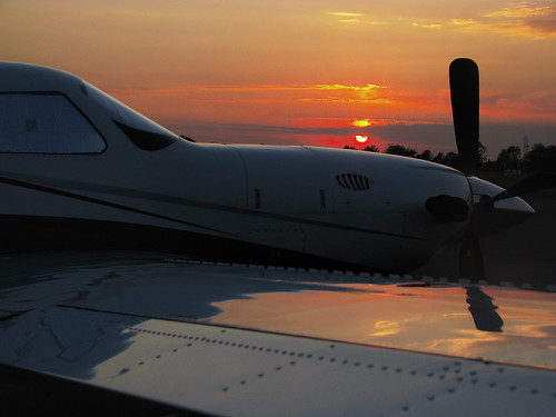 sunset sky reflection mississippi airplane airport aeroplane piper meridian turboprop gtr goldentriangleregionalairport gtra