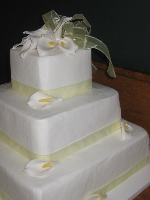 Calla Lily wedding cake
