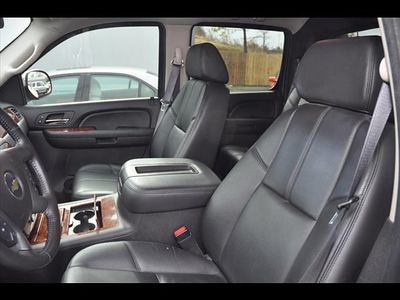 A Driver's Side View of the 2008 Chevrolet Avalanche - Now Available at Wholesale Inc. by wholesale_inc, <a href="http://www.myspace.com/wholesalenashville" rel="nofollow">www.myspace.com/wholesalenashvill