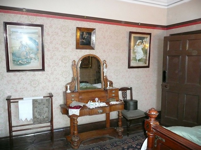 Victorian Dressing Table - 3