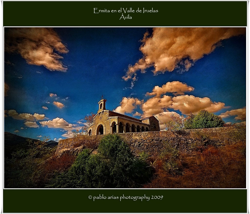 Ermita en el Valle de Iruelas (3 fotografías) by Pablo Arias