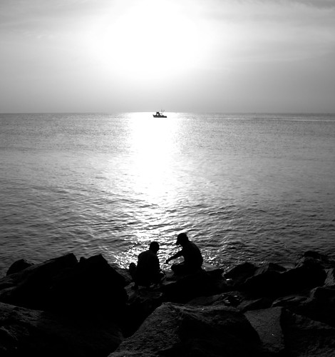 morning sky india silhouette sunrise canon fishing fishermen fishingboat chennai tamilnadu roi cwc 550d royapuram kasimedu rootsofindia kalspics 18135mmis chennaiweelendclickers
