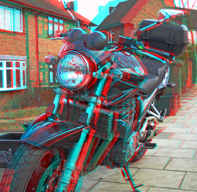 Suzuki Bandit motorcycle GSF1200 K6 in anaglyph 3D red blue glasses to view