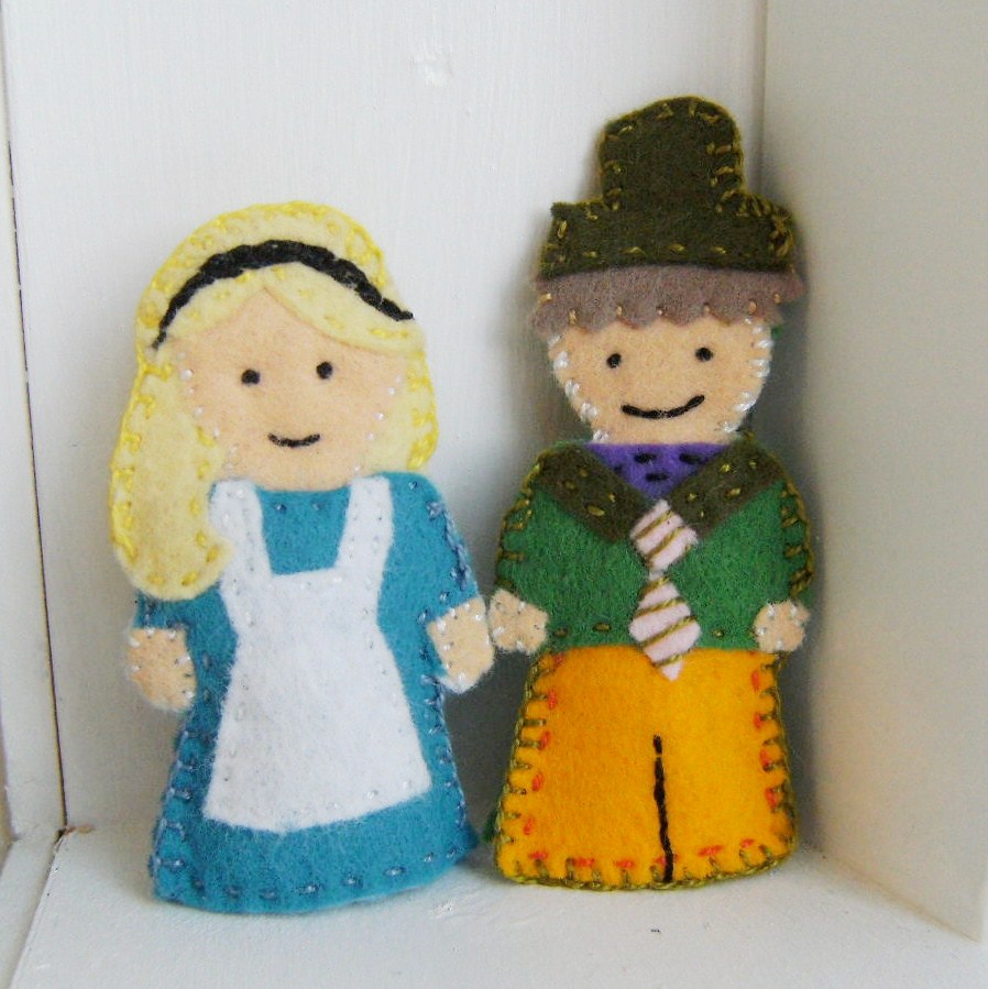 Alice and the Mad Hatter Finger Puppets
