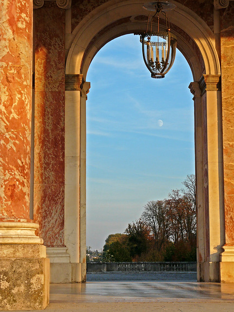 Reflets Versailles Château - 3 - Loggia du Grand Trianon et lever de lune