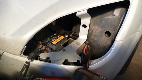 VX220 HID dipped beam headlight fitting 008 | by DeadAlready