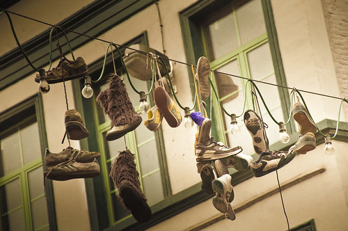 DSC_1687 | Shoes hanging in a Ghent street | Hans Veneman | Flickr