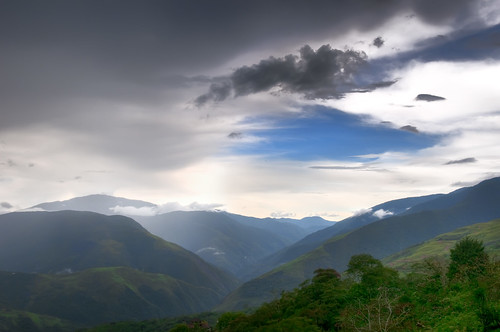 rain clouds geotagged outside rainforest bolivia jungle valley hdr coroico formfaktor geo:lat=1618992432216931 geo:lon=6771519736029184