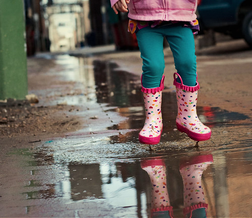 pink rain kids fun puddle alley boots splash goloshes