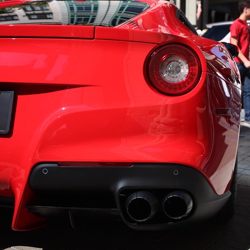#ferrarilife #red #exotic #exhaust #italiandesign #unique #luxurylifestyle #fastlife #details #AutoMotivation #bold #vibrant #carporn #dailydriven #ferrarif12 #200mphclub #led #cars #carbonfiber #dealwithit #comfortcruiser #contrast #beauty | by enigmo08