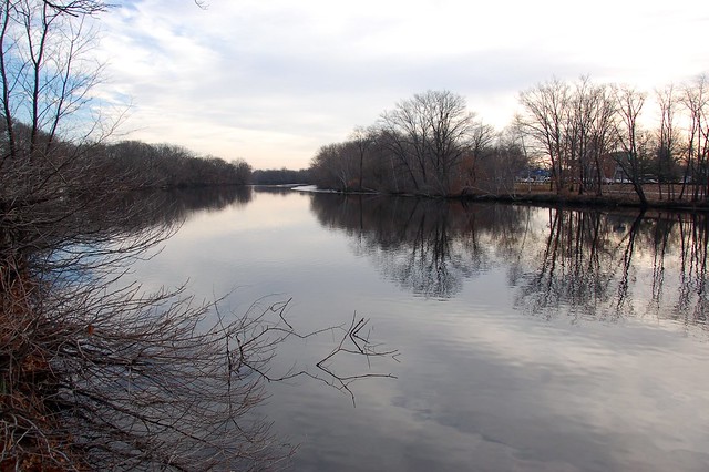 Charles River, 14 December 2009: Cloudy blue skies, gently rippled water, hints of ice on distant shore