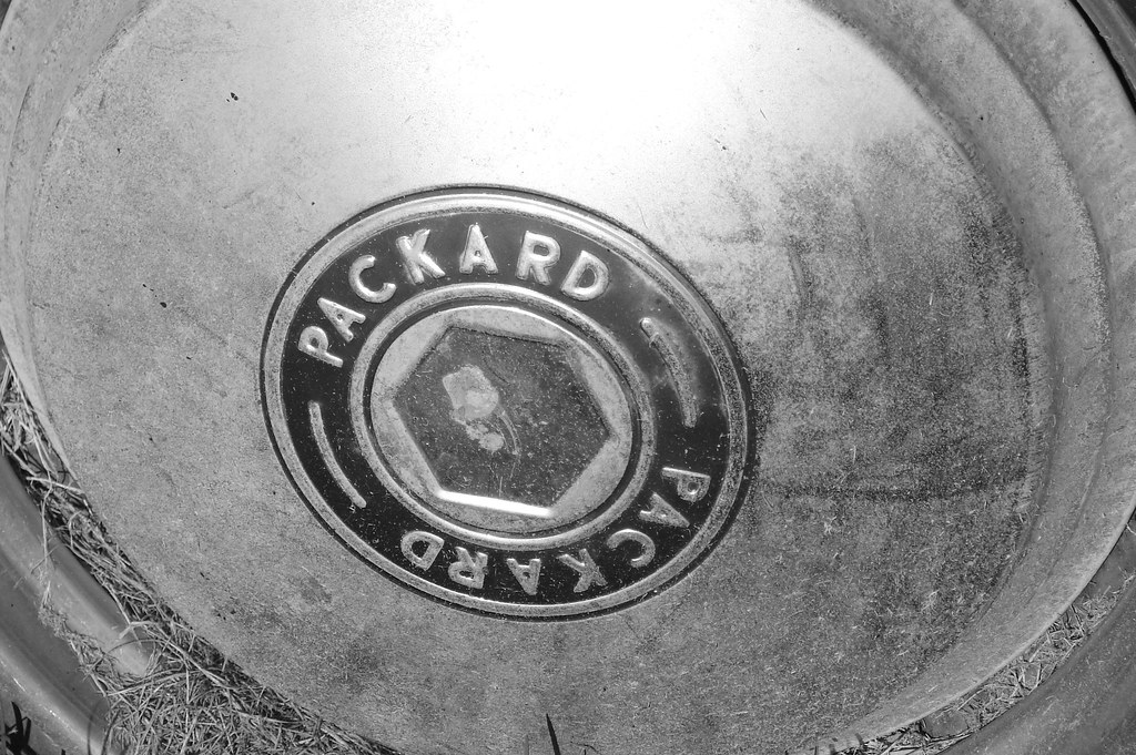 Packard hubcap