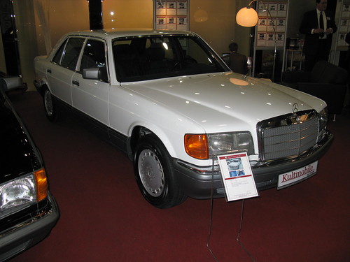 Mercedes-Benz 560 SEL | by nakhon100