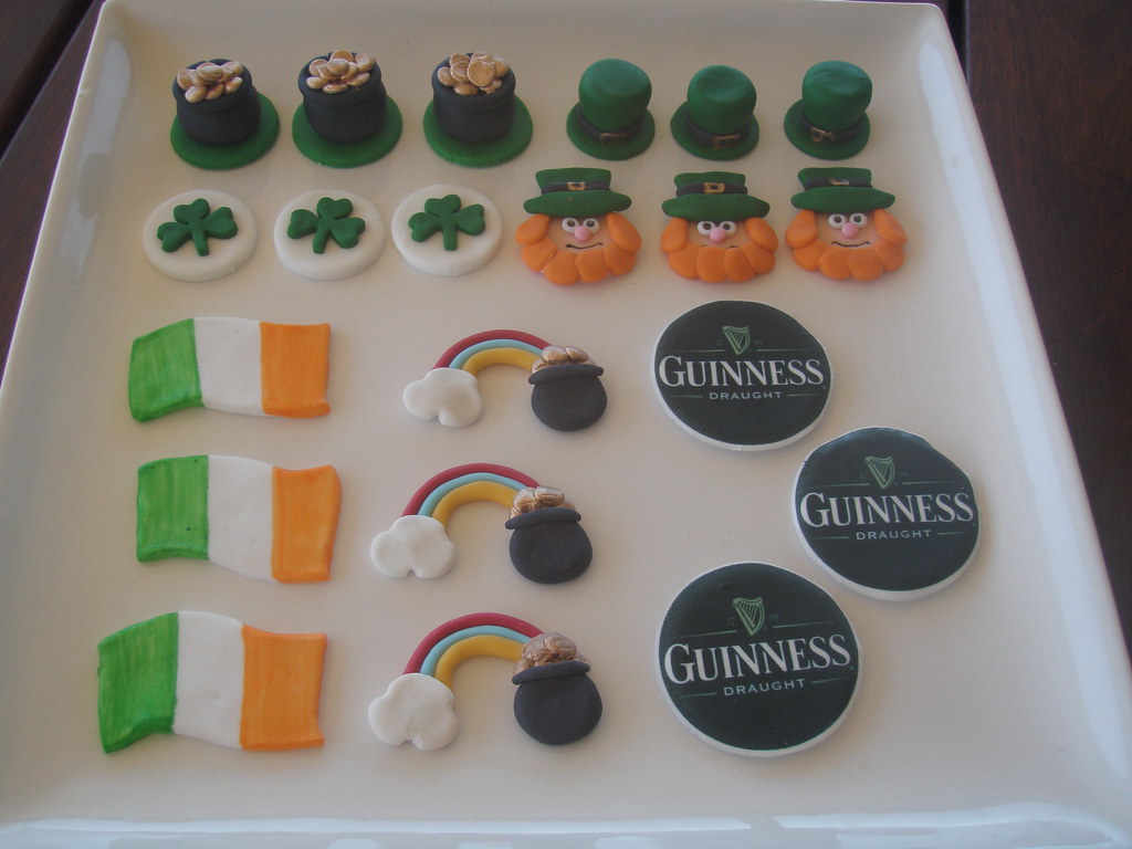 Mossy's masterpiece - St Patricks Day Cupcake toppers
