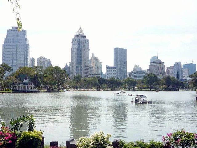 BANGKOK, THAILAND - Lumphini Park/ БАНГКОК, ТАИЛАНД - Парк Лумпхини