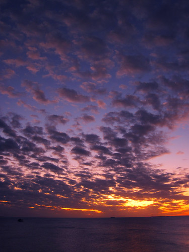 ocean blue sunset sky orange clouds skyscape tropics tci turkscaicosislands southcaicos schoolforfieldstudies centerformarineresourcestudies cockburnharbor