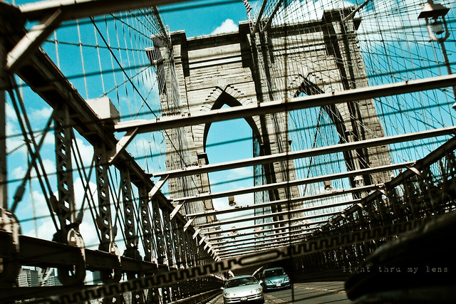 [NYW continues] Brooklyn Bridge from the limousine