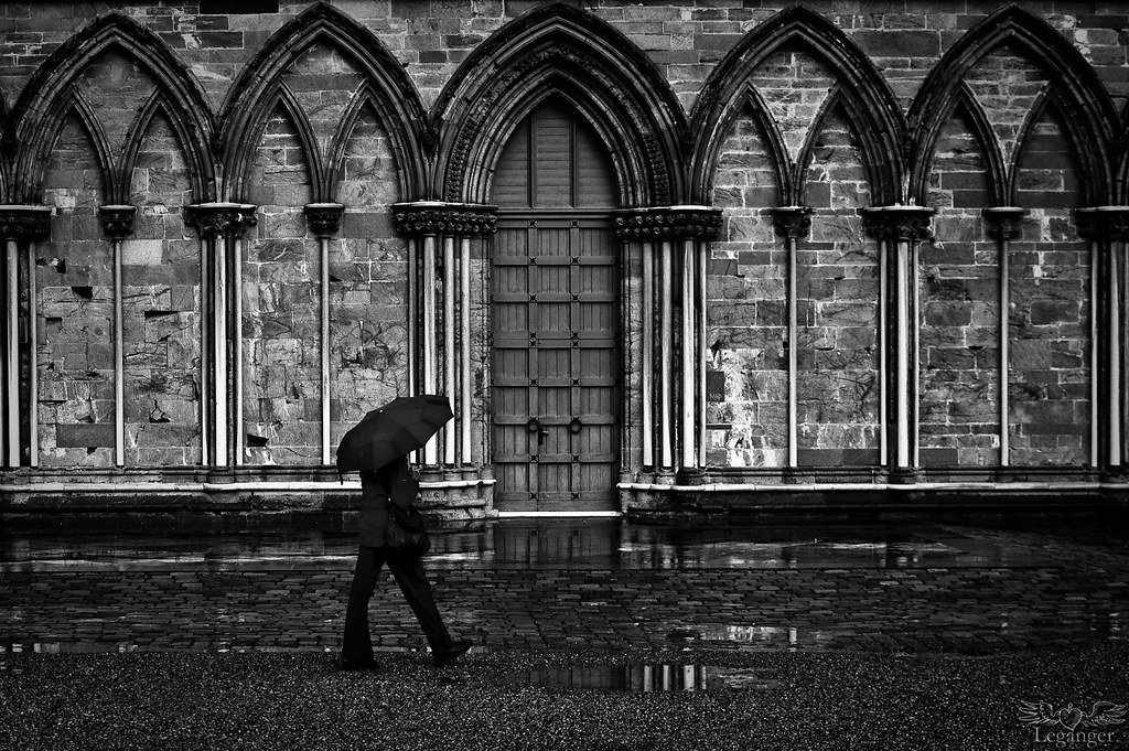 Oktoberfest 2009 day 16: Rain, Umbrella, Cathedral by Lars Leganger