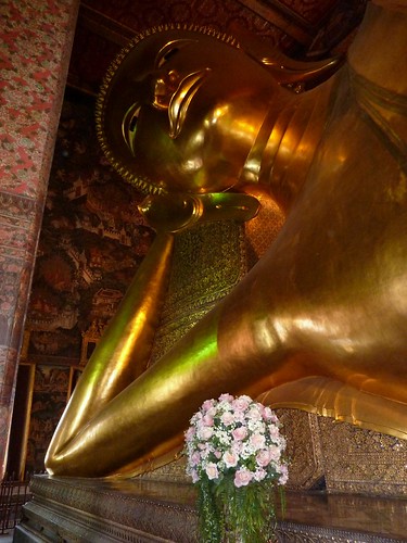 Reclining Buddha, Wat Pho Temple (04/12/2009)