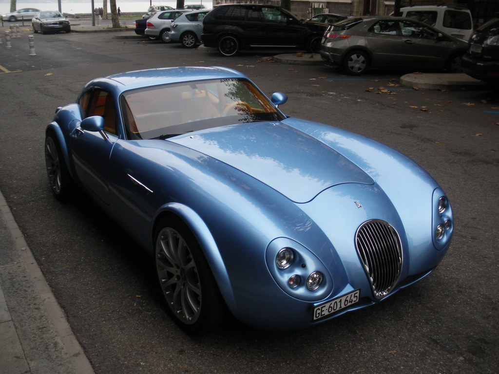 Image of Ulra rare - Wiesmann Coupe - at the President Wilson Hotel in Geneva - Switzerland - 01/11/2009 - handmade to perfection - as good as never seen!