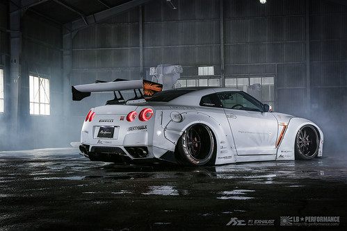 Liberty Walk Nissan R35 GTR with Fi Exhaust | Liberty Walk N… | Flickr