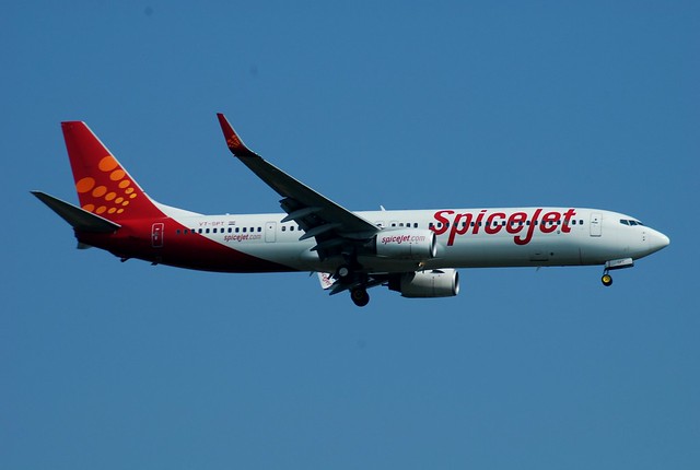Spicejet Boeing 737 on final approach