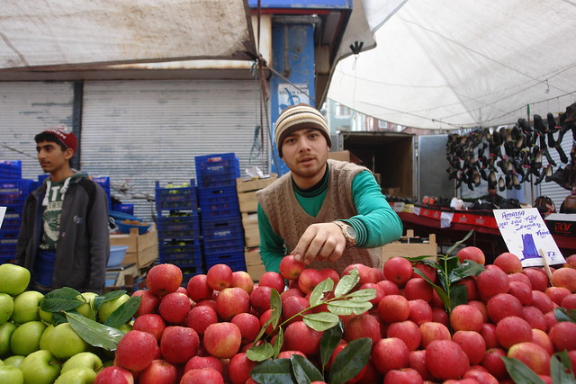 More fruit men ın İstanbul