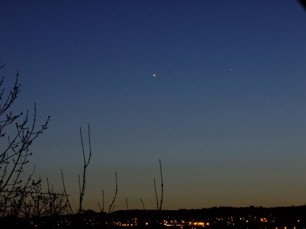 This Evening | It's a chilly evening and the sky is clear ov… | Flickr