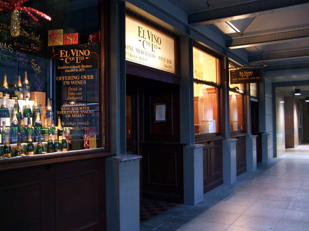 Photographed in 2008, trading as El Vino