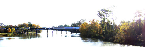 autumn fall leaves railroad train bridge sanjacintoriver humble harriscounty texas movingtrain pontist united states north america