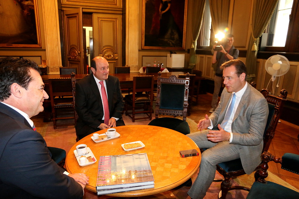 Budget fédéral bloqué : risque de dissolution du gouvernement