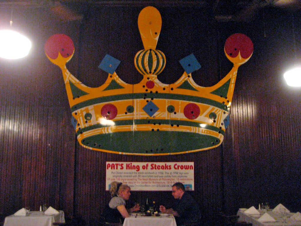 Pat's King of Steaks Crown, retroroadmap.com/2010/03/27/phi…