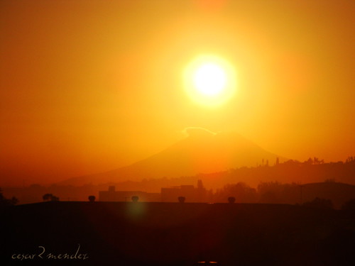 volcan by César Camilo M, Volcan chaparrastique, aunque no lo crean espere mucho para que el volcan estubiera alineado con el 